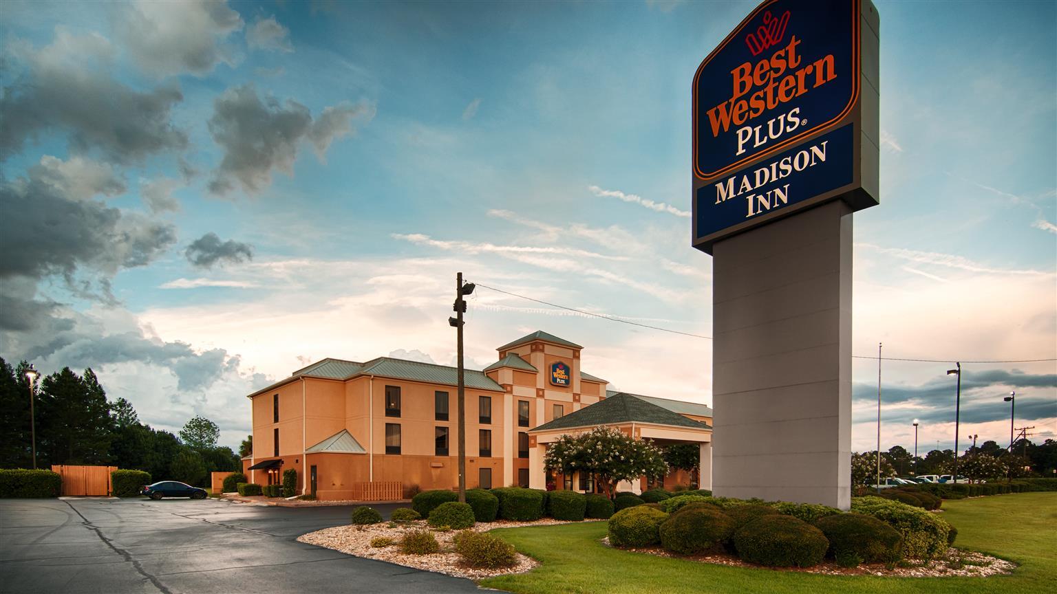 Best Western Plus Мадисон Экстерьер фото